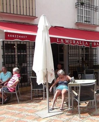 outside-seating-terrace